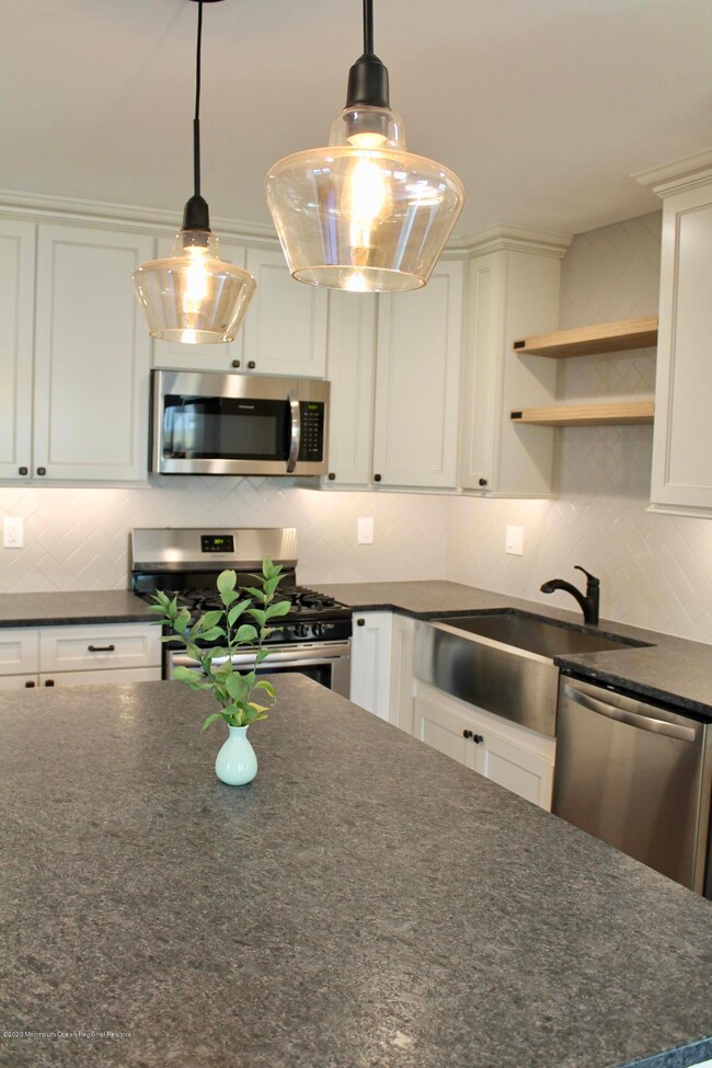 11 Orchard St, Matawan, NJ 07747 - photo 5