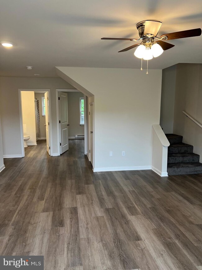 70 Briarwood Ln unit 2, Berkeley Springs, WV 25411 - photo 2