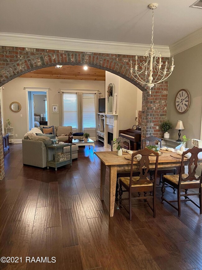 106_Emerald_Sands_dining_living_view