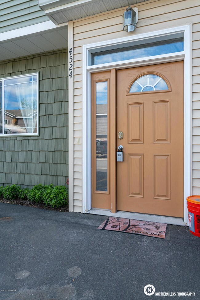 6_EntranceExterior