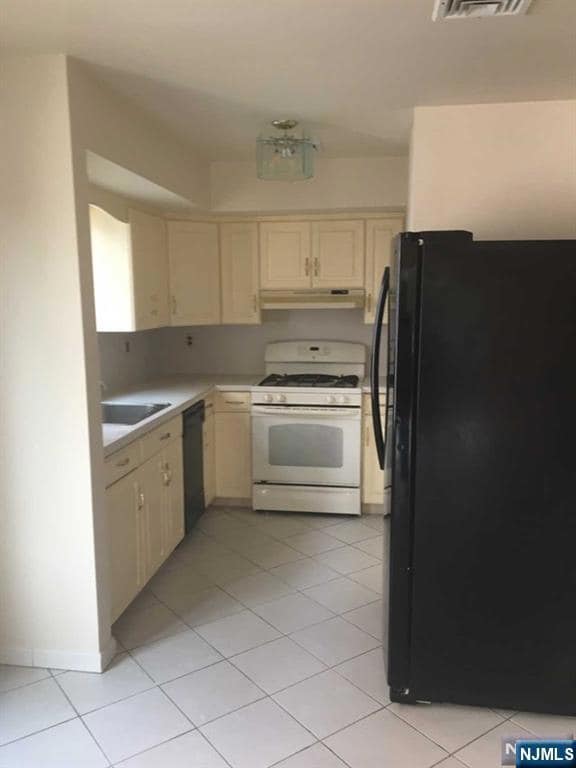 492 Harrison Ave unit LEFT, Lodi, NJ 07644 - photo 4