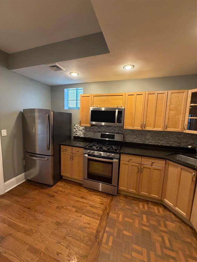 264 3rd St unit 4L, Jersey City, NJ 07302 - photo 6