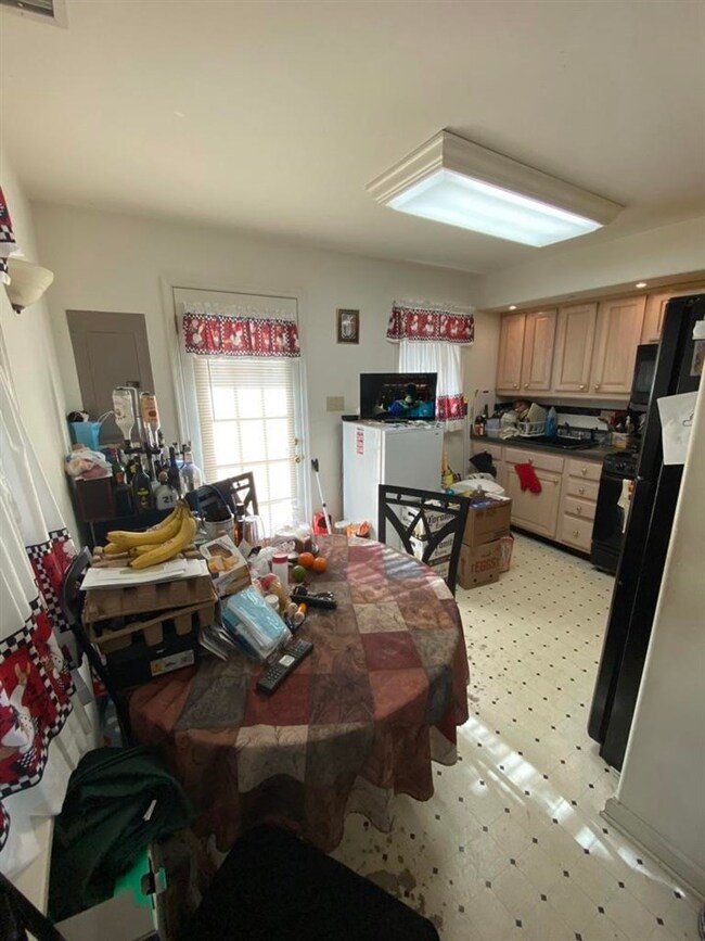 411 W Oak Ave, Wildwood, NJ 08260 - photo 3