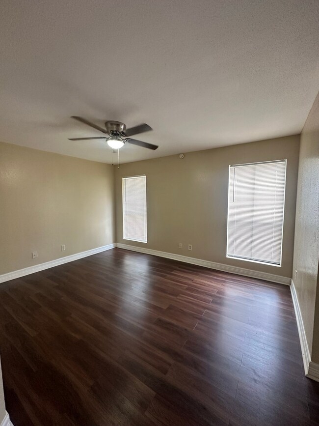 7200 T C Jester Blvd unit 1102, Houston, TX 77088 - photo 2