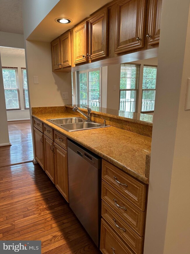 644 Southern Hills Dr unit B-2L, Arnold, MD 21012 - photo 2