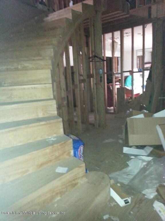 1173 Clove Rd, Staten Island, NY 10301 - photo 3