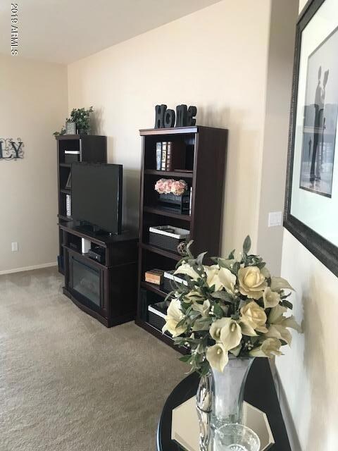 5 LIVING ROOM
