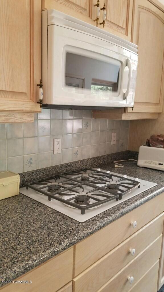 AF906B29-47DA-4C28-8065-DB6EEDA0C31C