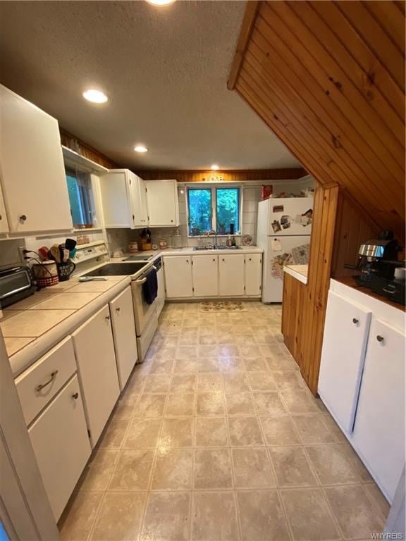 29 Leonhardt St, North Tonawanda, NY 14120 - photo 2