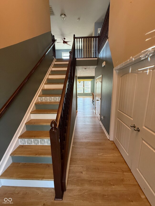 2201 Creek Bank Dr, Columbus, IN 47201 - photo 7