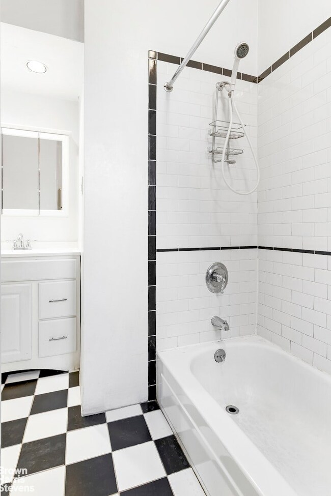 109 Seaman Ave unit 4A, New York, NY 10034 - photo 7