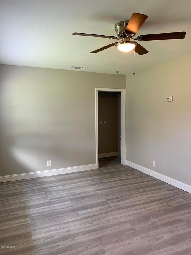 1094 Lake Shore Blvd, Jacksonville, FL 32205 - photo 4