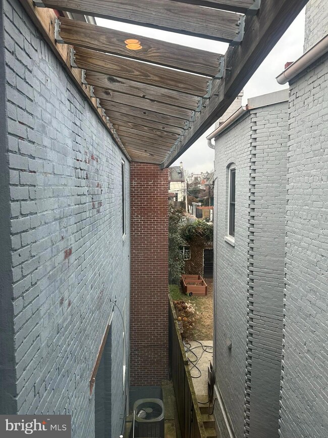 1852 3rd St NW unit C, Washington, DC 20001 - photo 4