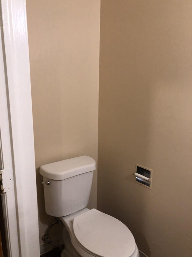 5286 Flowering Peach Dr unit J4, Memphis, TN 38115 - photo 6