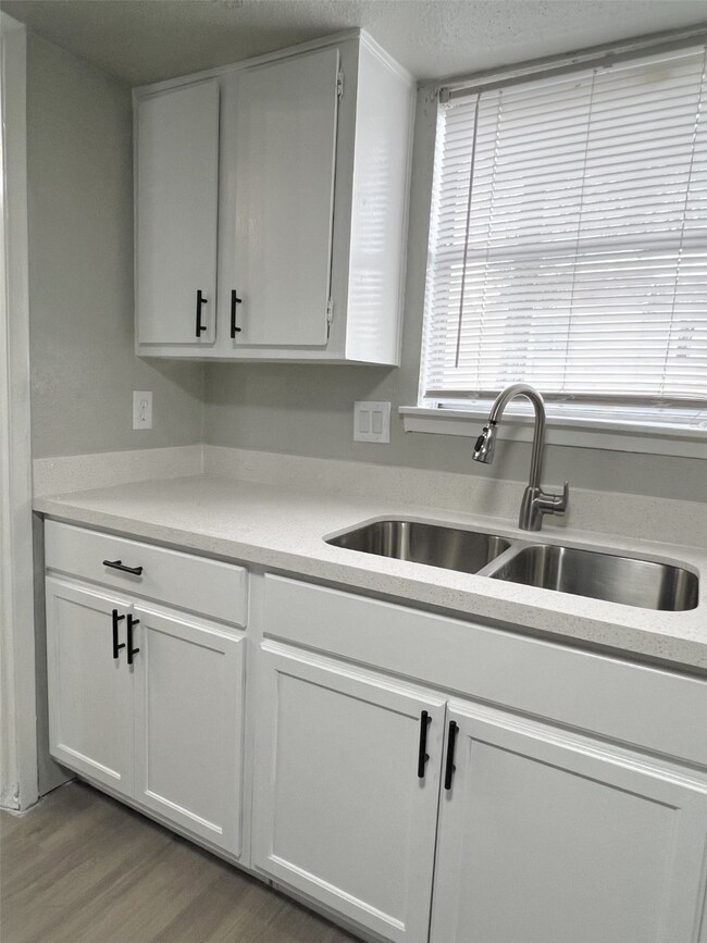 6200 W Tidwell Rd unit 1901, Houston, TX 77092 - photo 3