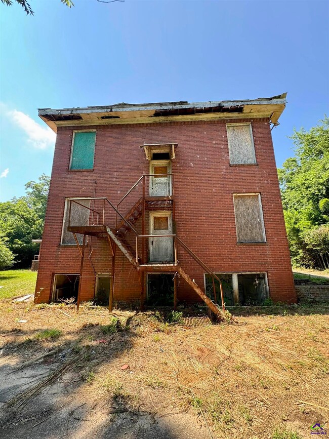 130 W Dodson St, Americus, GA 31709 - photo 4