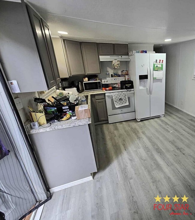 28313 U S 27 unit 23, Leesburg, FL 34748 - photo 3