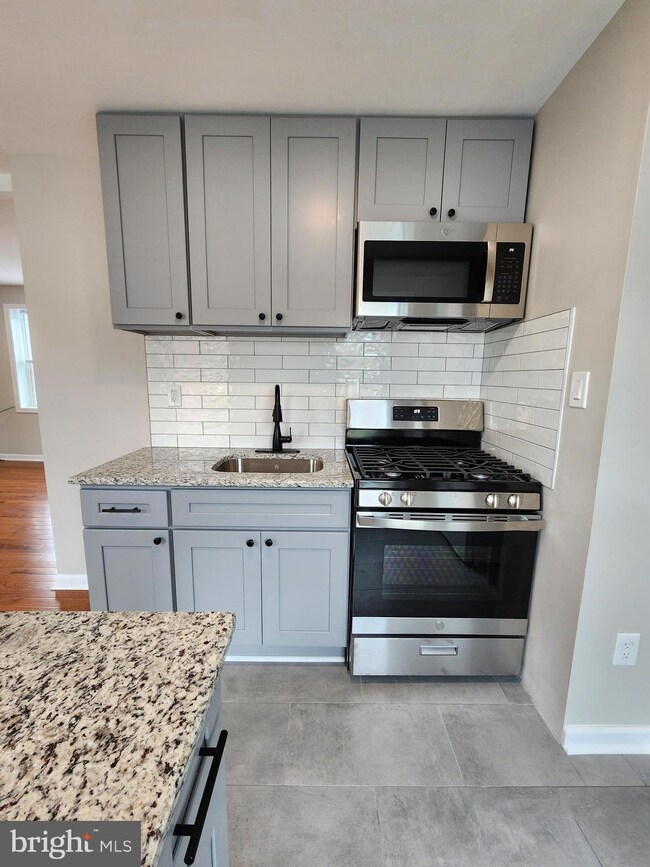 4400 Main St unit 3C, Philadelphia, PA 19127 - photo 2