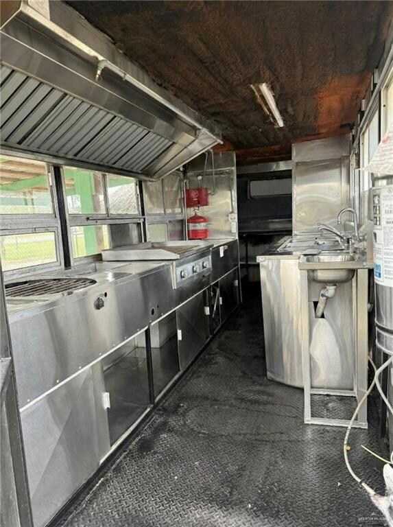 9600 N Val Verde Rd, Donna, TX 78537 - photo 6