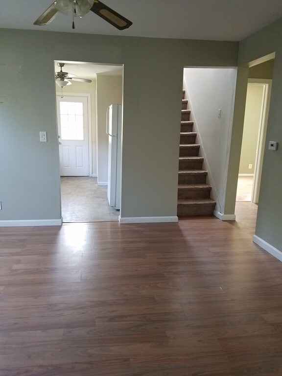 52 Stuart St, Springfield, MA 01119 - photo 6