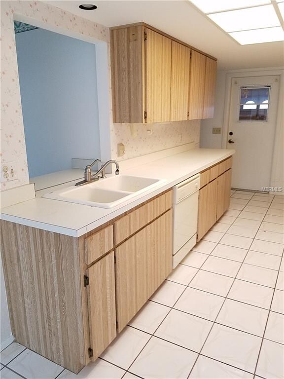 Kitchen - Left View