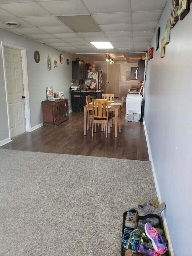 109 N Ogden St, Sturgeon, MO 65284 - photo 4