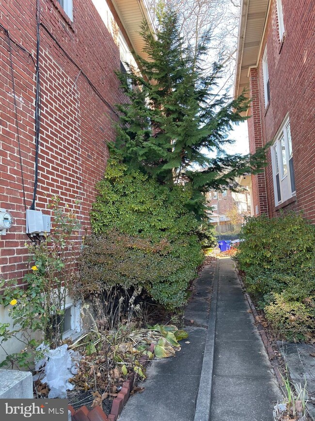 1208 Linden St, Reading, PA 19604 - photo 5