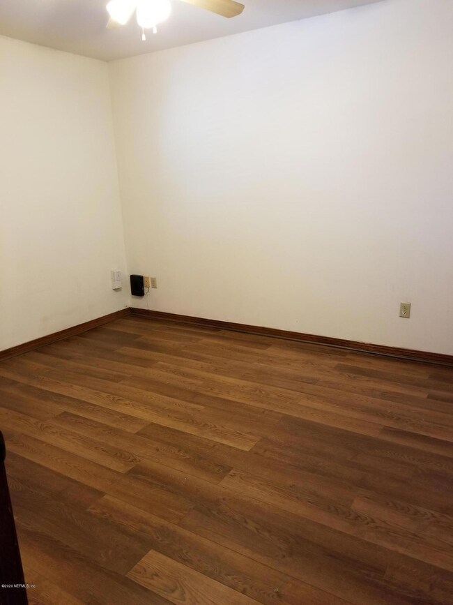 7674 Melissa Ct N, Jacksonville, FL 32210 - photo 3