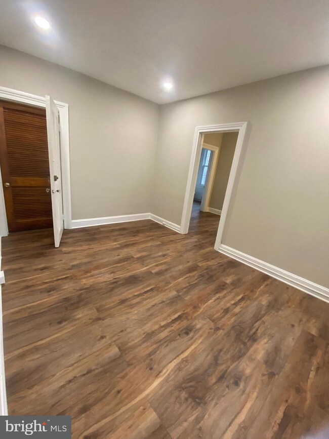 15 Saint Timothys Ln, Catonsville, MD 21228 - photo 2