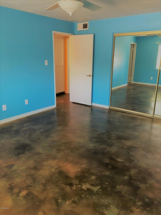 MMaster Bedroom Concrete Flooring