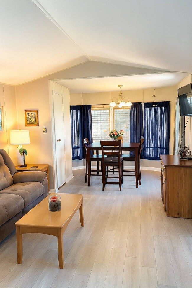 11911 66th St unit 230, Largo, FL 33773 - photo 6