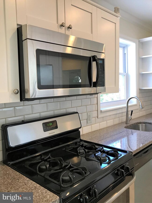 5418 Gallatin St, Hyattsville, MD 20781 - photo 5