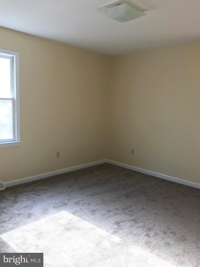 5246 Gordon Dr, King George, VA 22485 - photo 6