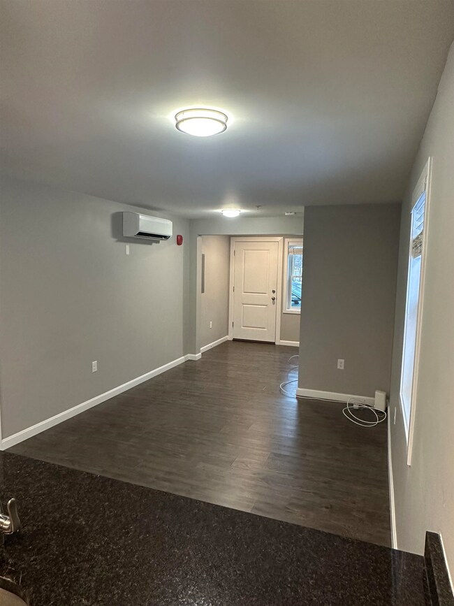 10 Monarch Way unit 101, Portsmouth, NH 03801 - photo 3