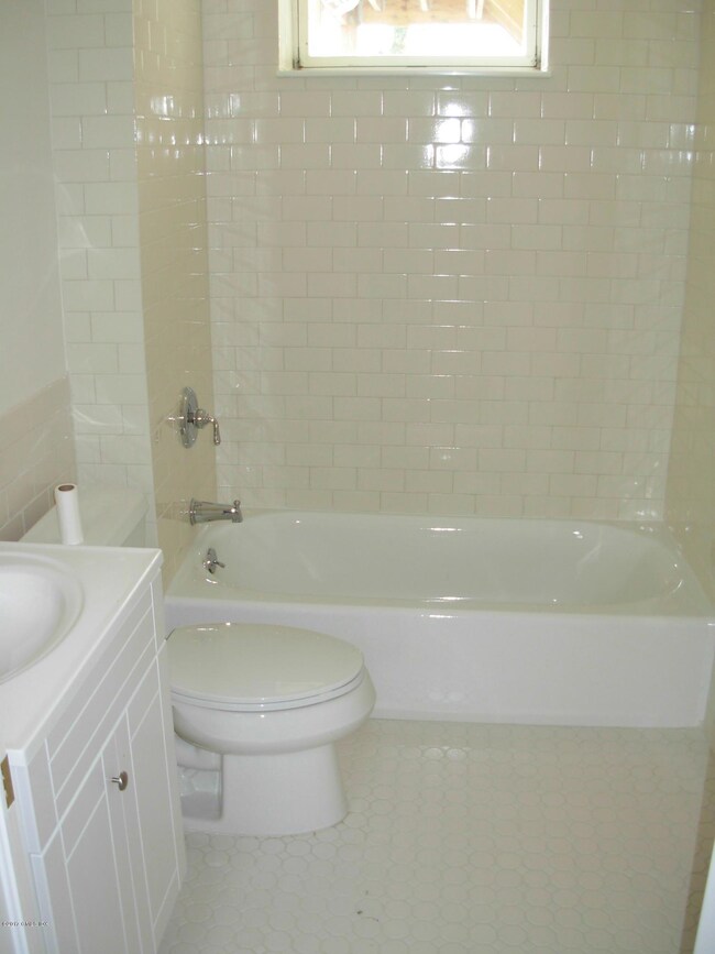 525 E Putnam Ave unit A, Cos Cob, CT 06807 - photo 4