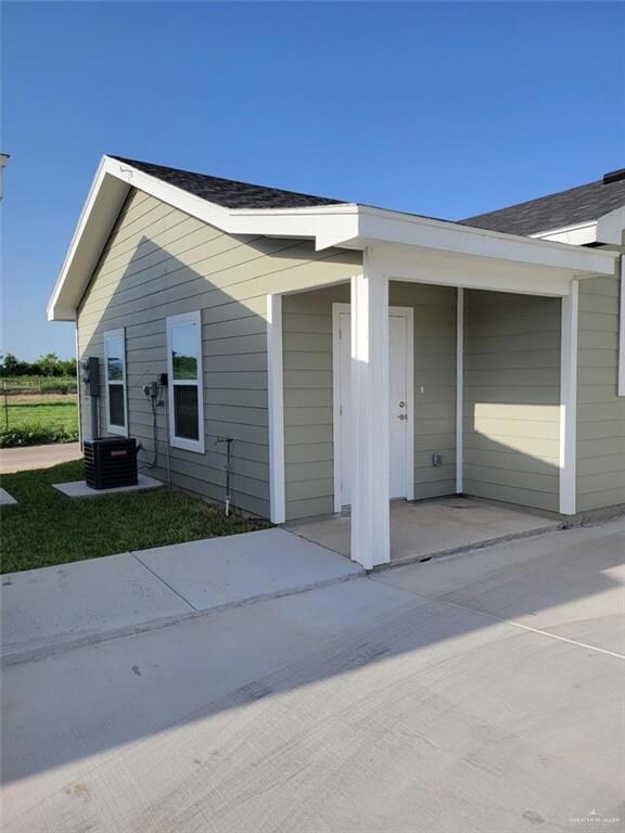 1309 Quitaca Dr unit 4, Edinburg, TX 78541 - photo 2