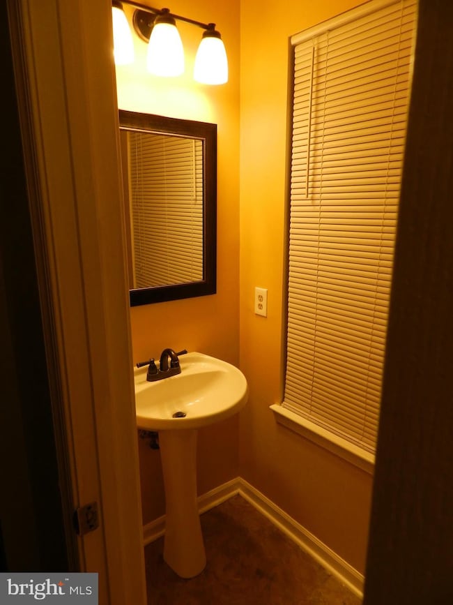 1640 Deep Gorge Ct, Oxon Hill, MD 20745 - photo 7