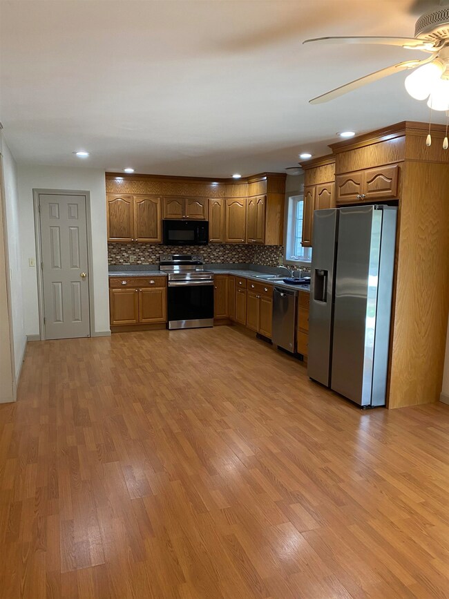 3045 E Main St unit B, Conway, NH 03813 - photo 6