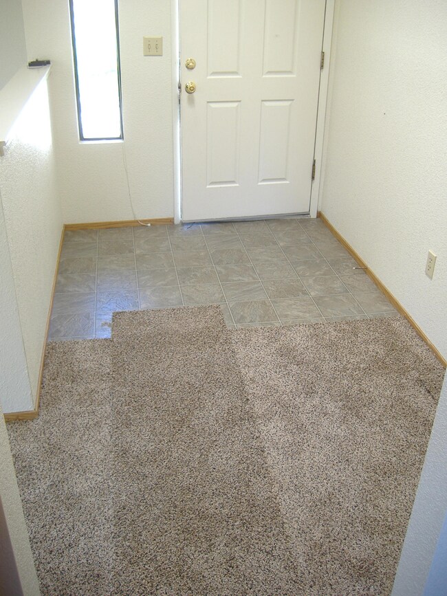 1287 Nighthawk Ln, Redding, CA 96003 - photo 4