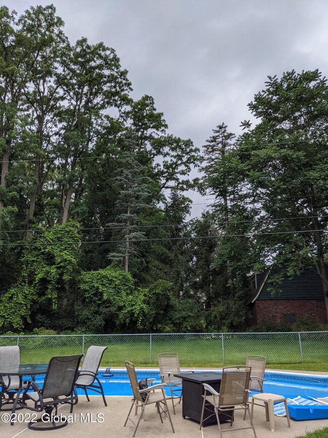 4132 Buckingham Dr, Schenectady, NY 12304 - photo 5