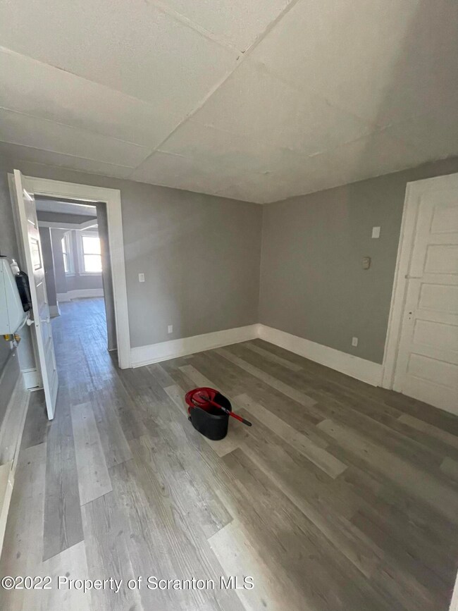 133 Susquehanna Ave, Olyphant, PA 18447 - photo 7