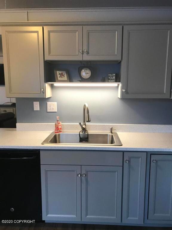 640 E 74th Ave unit B, Anchorage, AK 99518 - photo 7