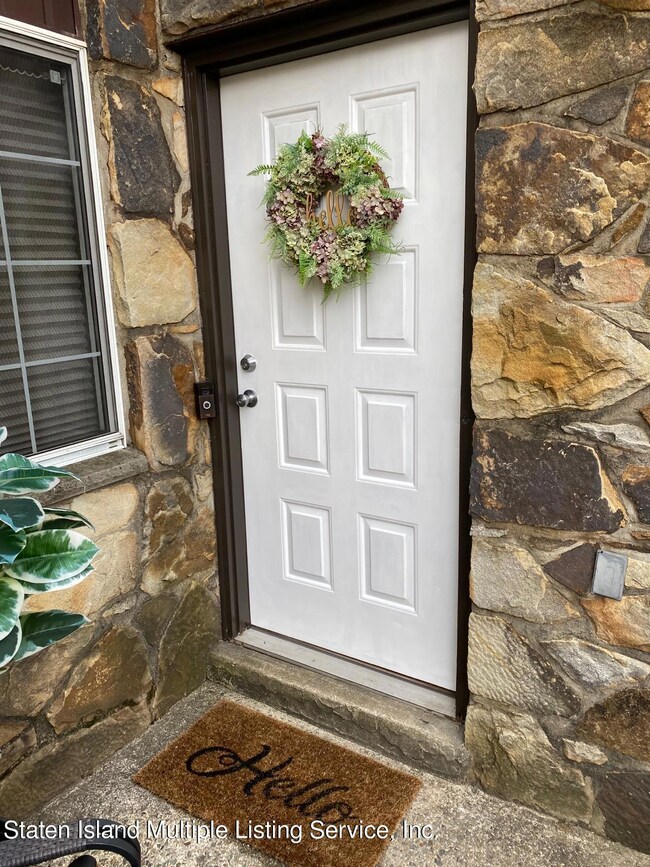 18A Fuller Ct, Staten Island, NY 10306 - photo 3