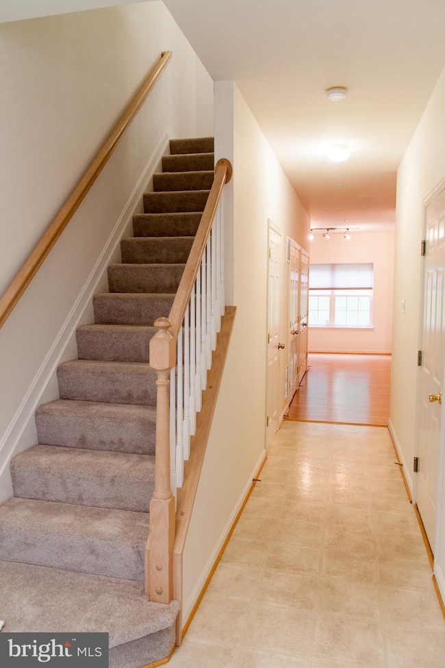 2507 Running Wolf Trail, Odenton, MD 21113 - photo 4