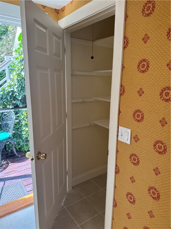 5 Whitwell Ave, Newport, RI 02840 - photo 6