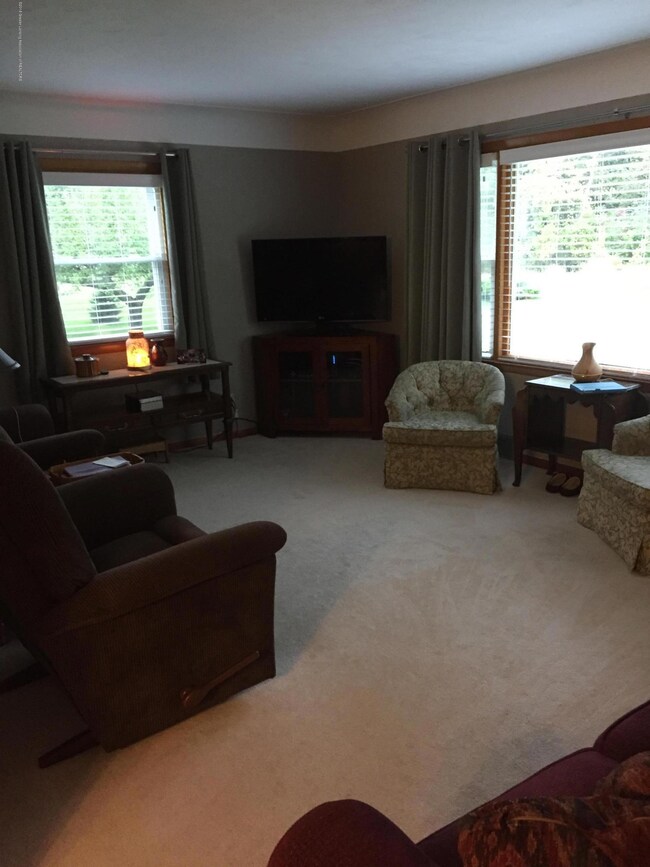 3445 Rolfe Living Room 1