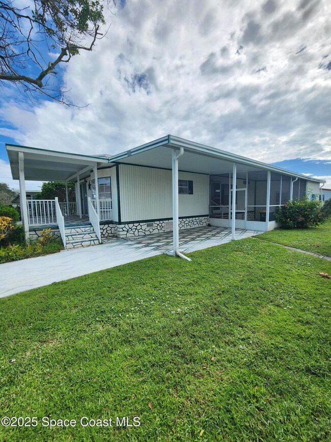 1439 Barefoot Cir, Sebastian, FL 32976 - photo 2