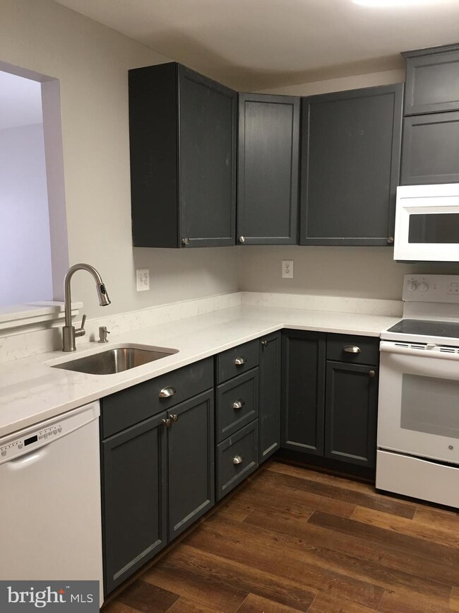 10397 Dylan Place unit 29, Manassas, VA 20109 - photo 6