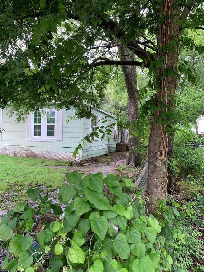 612 N Walnut St, Sherman, TX 75090 - photo 5