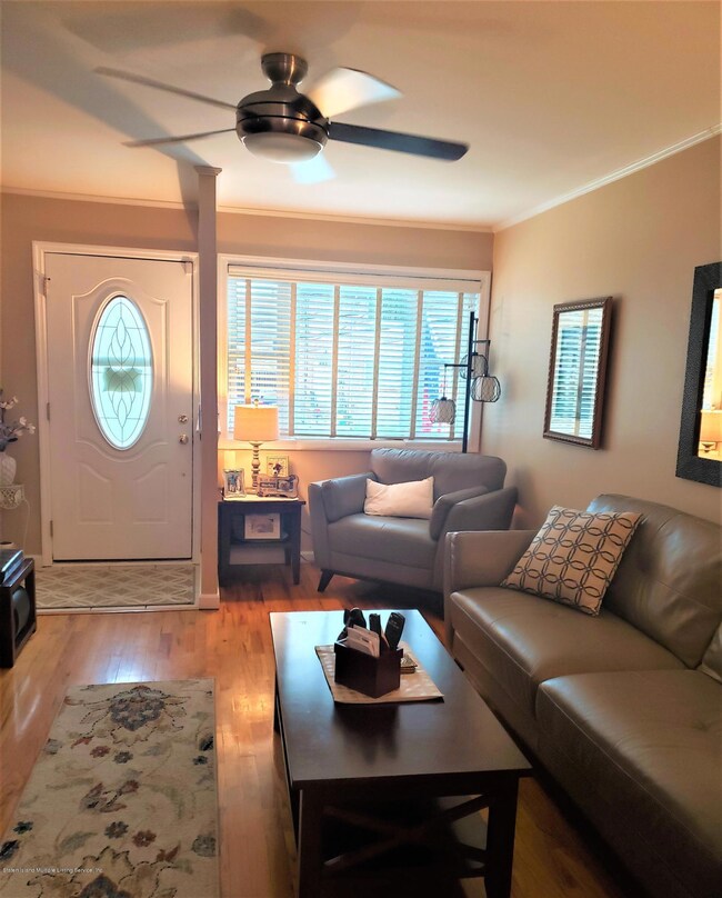 9 Dalton Ave, Staten Island, NY 10306 - photo 2